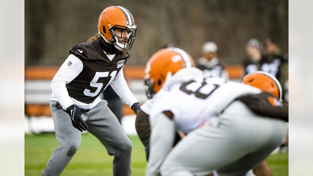 Cleveland Browns linebacker Jordan Kunaszyk (51) on special teams