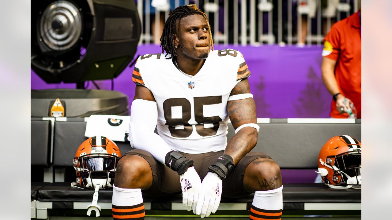 David Njoku Free Agency Profile: Cleveland Browns bring back TE on  franchise tag