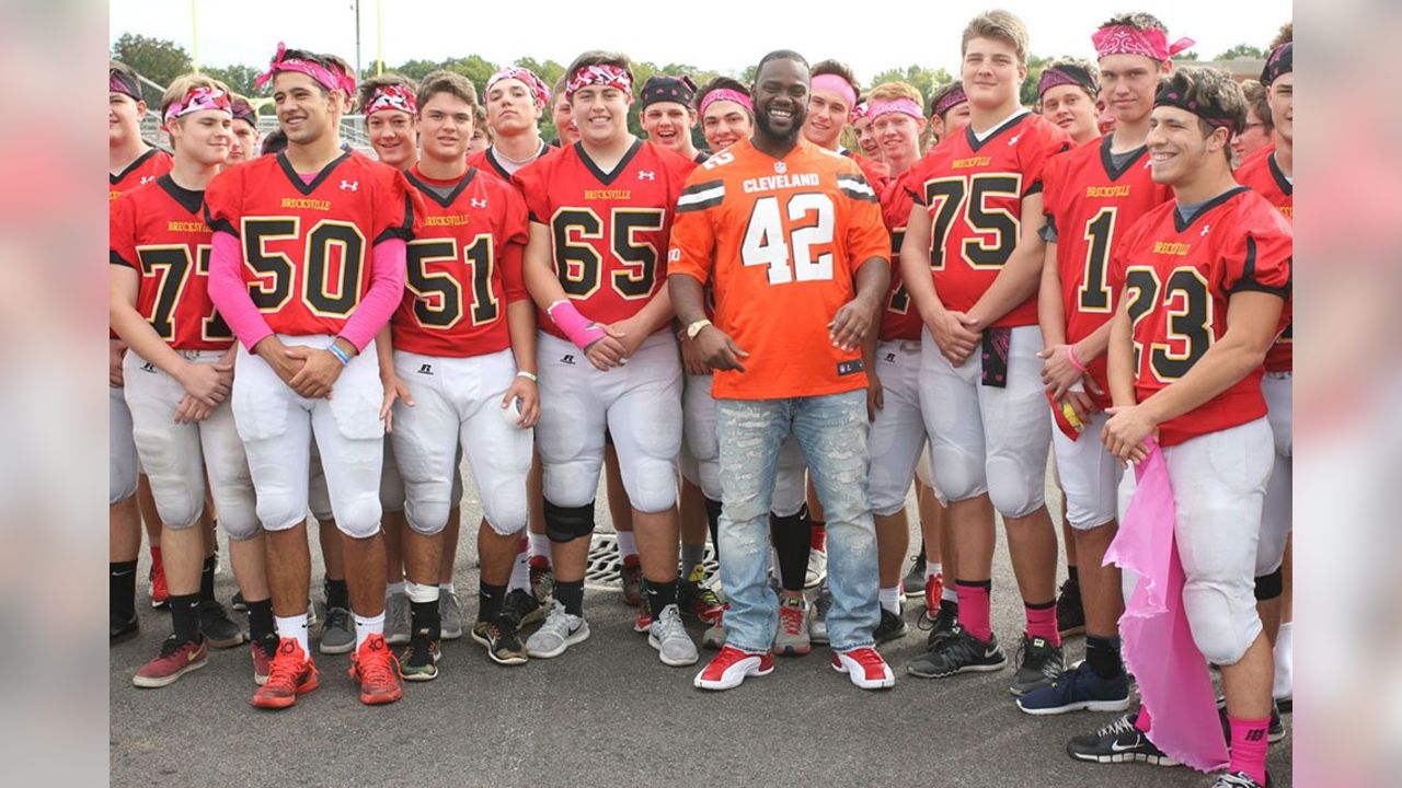 GlenOak, Louisville football teams to benefit breast cancer foundation