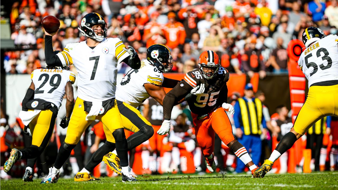 Shocking brawl mars Cleveland Browns' tense win over Pittsburgh Steelers, NFL