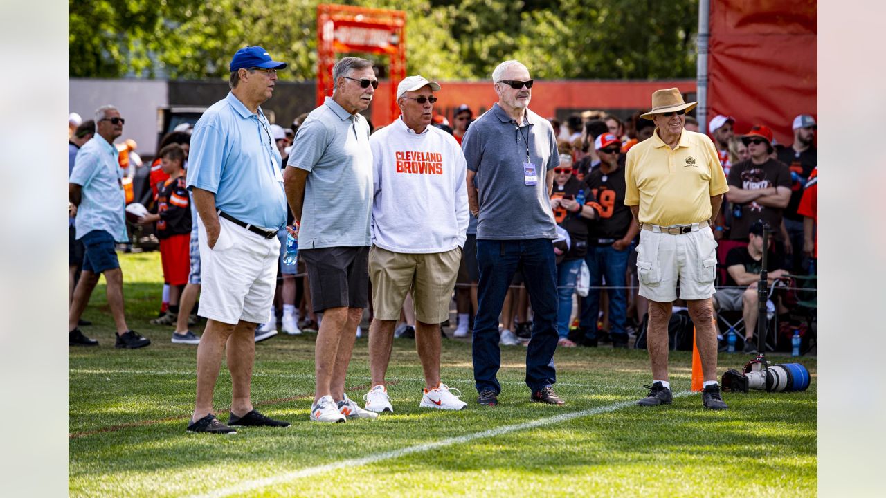 Cleveland Browns - Browns rename home radio booth The Doug Dieken