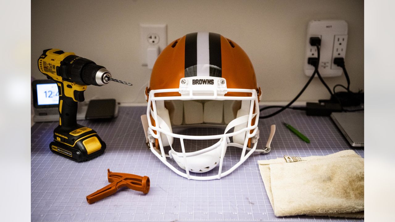 Browns reveal alternate white helmets #fyp #reels #clevelandbrowns