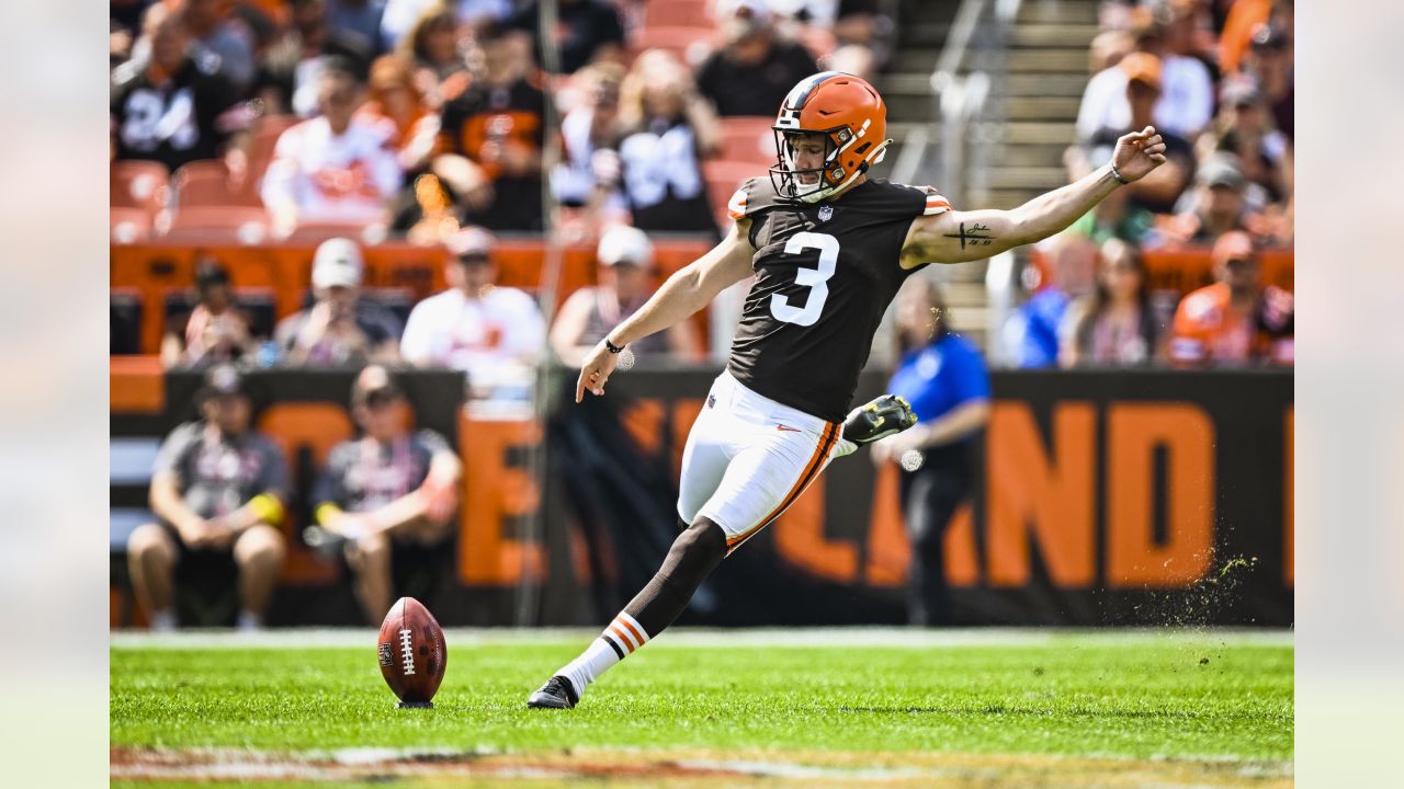 Inside the locker room: Cleveland Browns express their frustration after  gut-wrenching loss to the Packers. #3browns