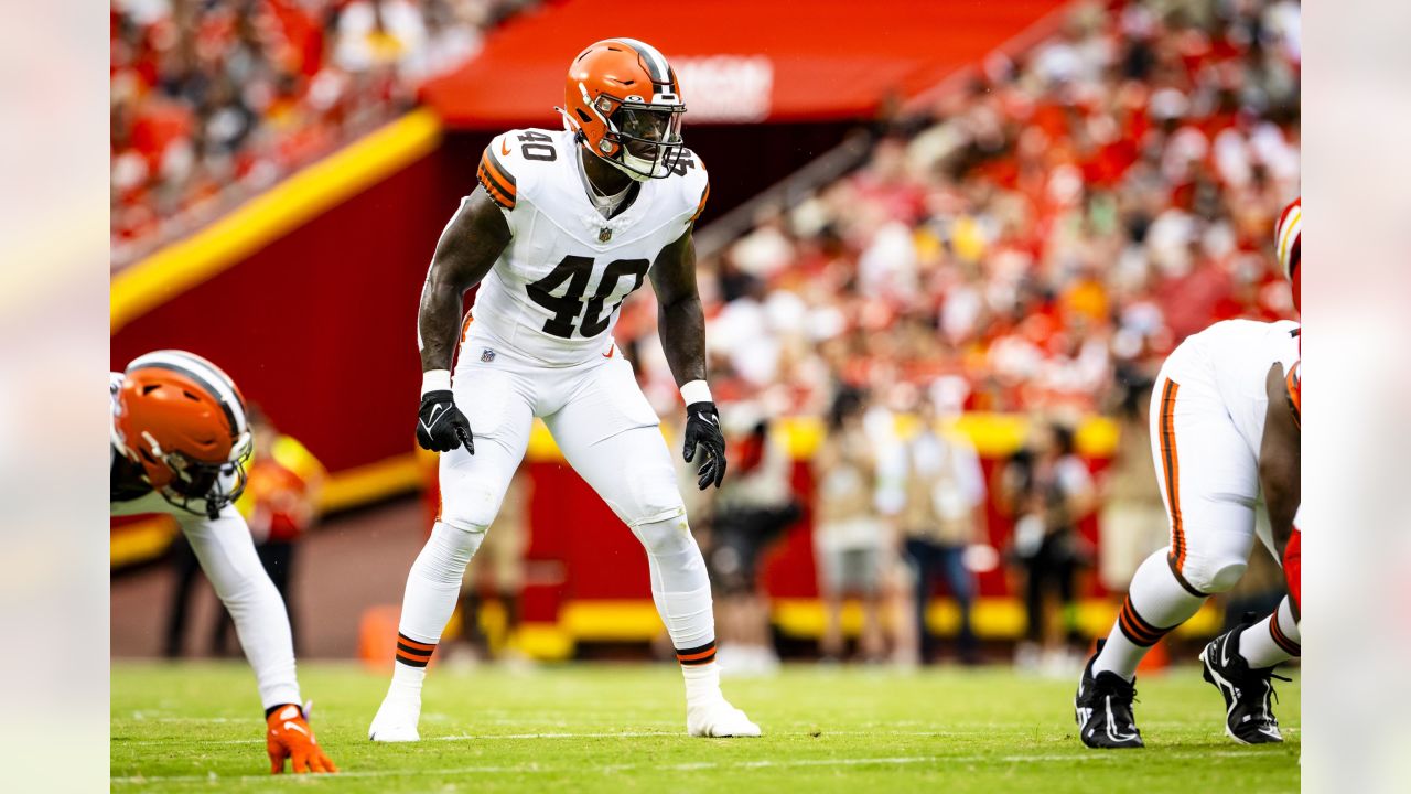 Cleveland Browns running back Nick Chubb (24) carries during an NFL  football game against the Cincinnati Bengals, Sunday, Sept. 10, 2023, in  Cleveland. (AP Photo/Sue Ogrocki Stock Photo - Alamy