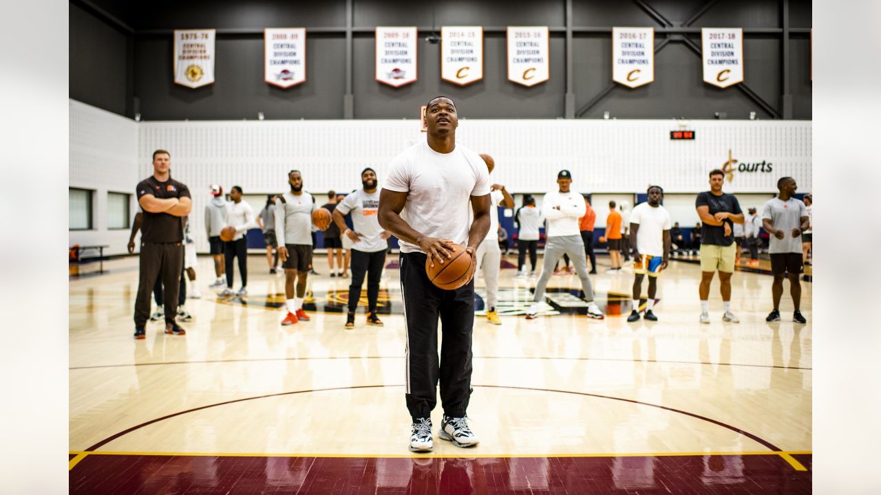 Photos: Browns Visit Cavaliers Practice Facility