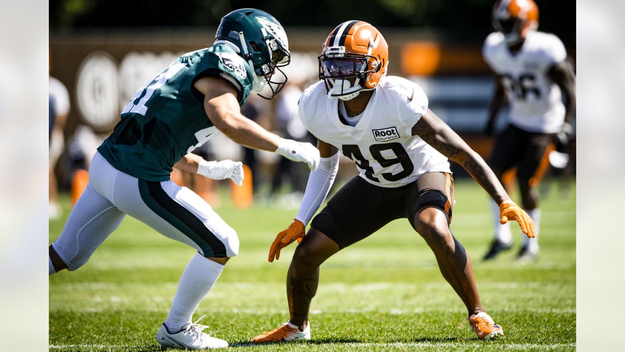 WHITE HELMETS!!!! Browns/Eagles joint practices! 