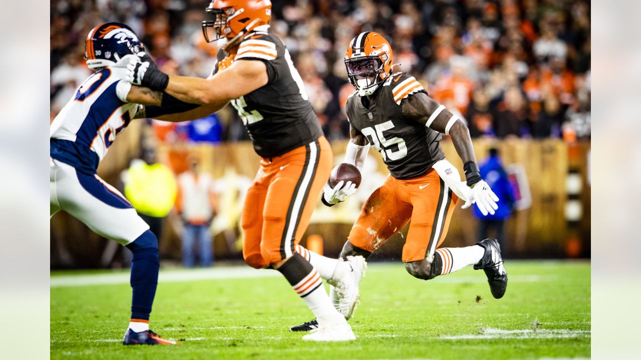 Denver Broncos vs Cleveland Browns - October 22, 2021