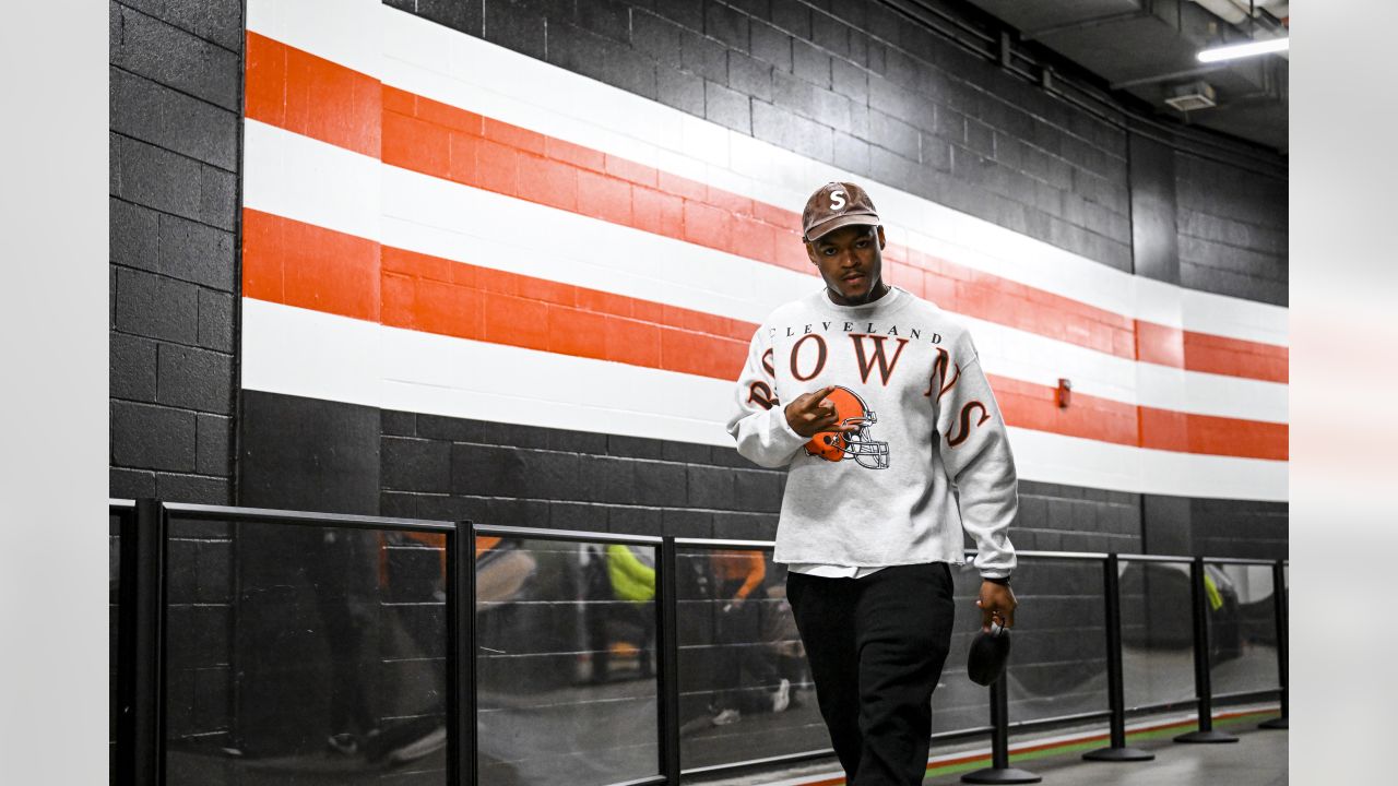 Photos: Week 3 - Titans at Browns Arrivals