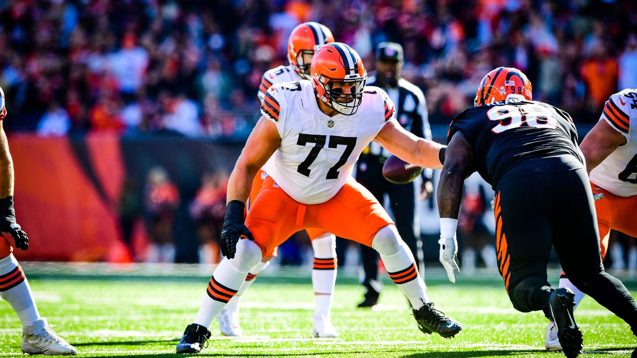 Browns blitz Bengals in season opener