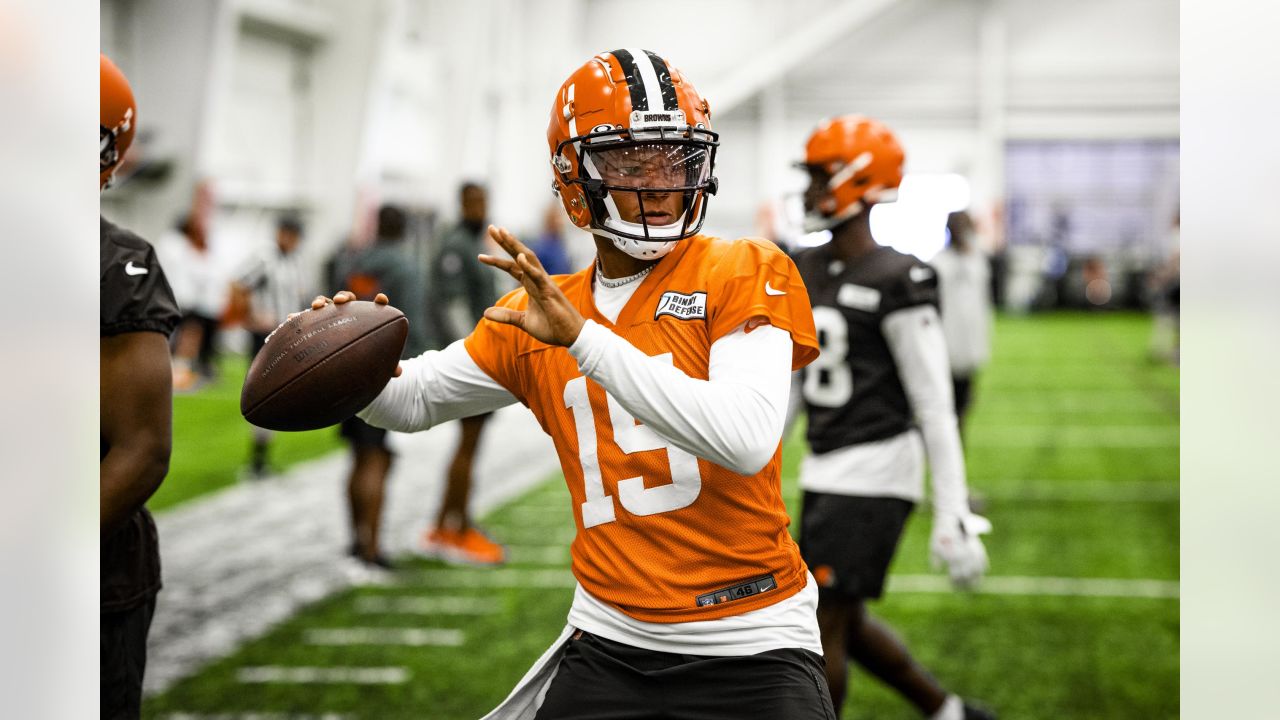 Cleveland Browns linebacker Mohamoud Diabate (43) defends during a  preseason NFL football game against the Washington Commanders on Friday,  Aug. 11, 2023, in Cleveland. Washington won 17-15. (AP Photo/David Richard  Stock Photo - Alamy