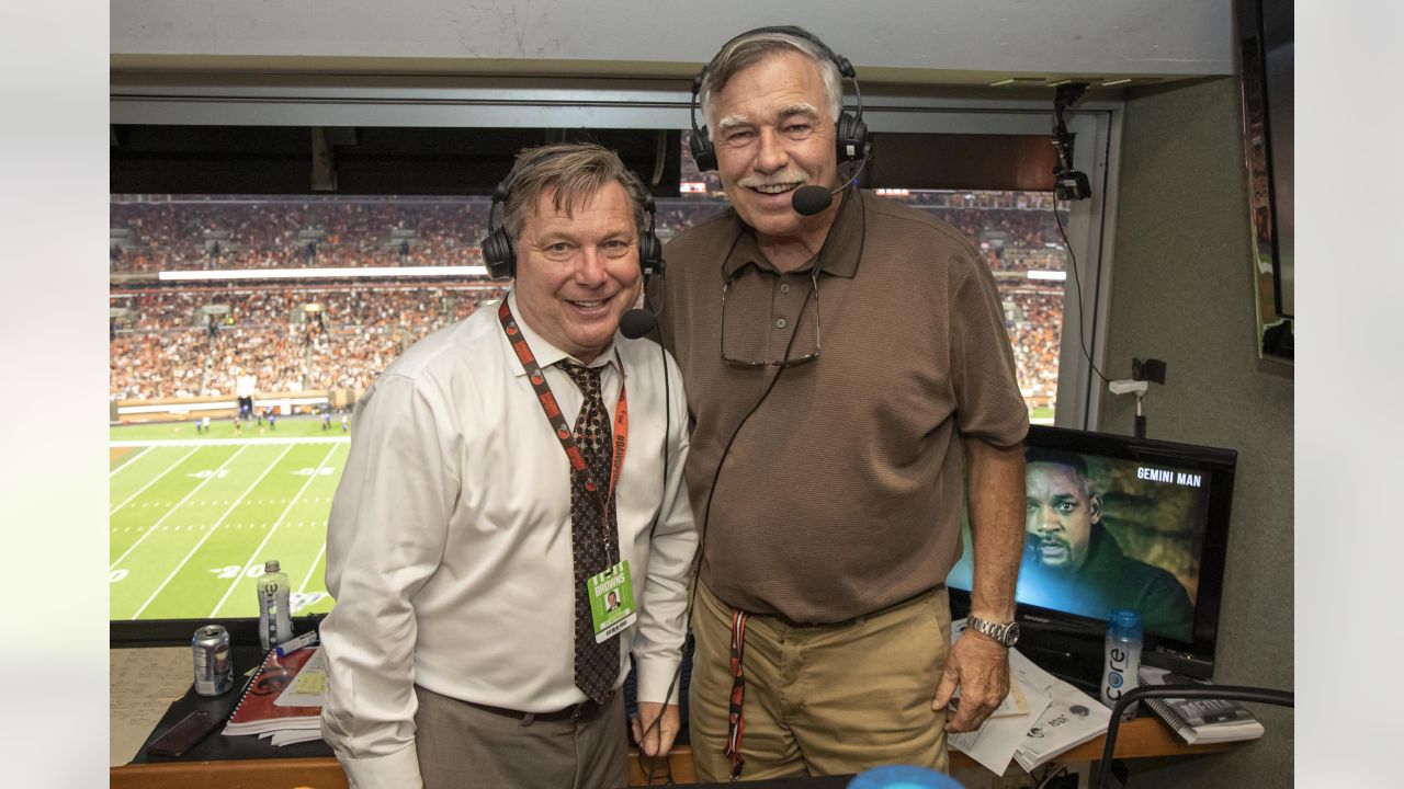 Browns radio announcer Doug Dieken to retire