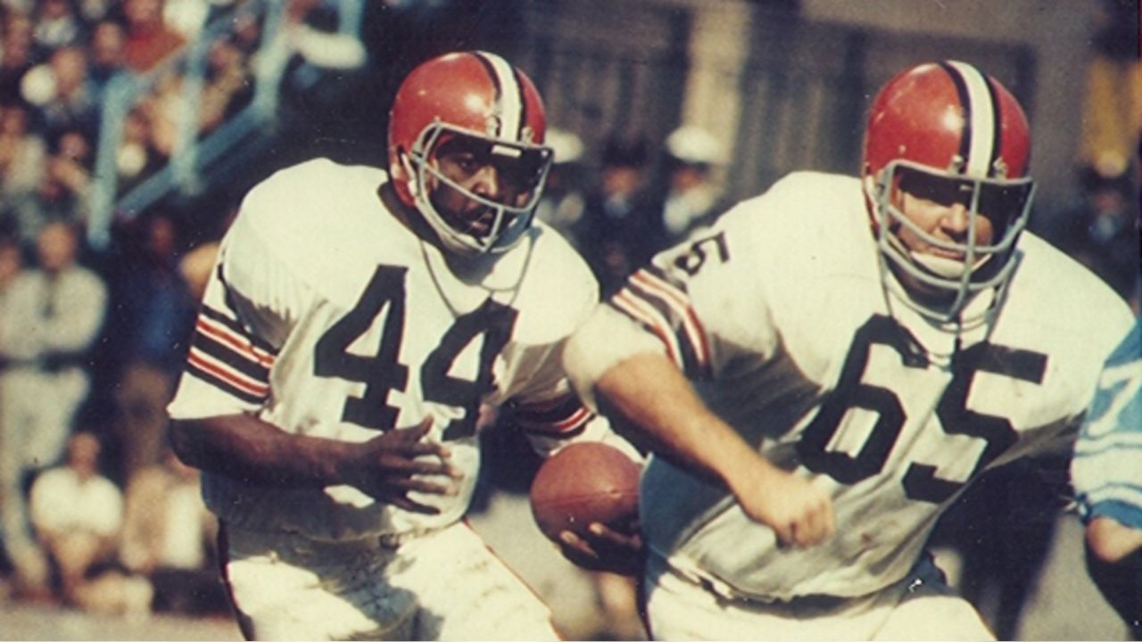 Browns return to classic uniforms after taking five years off