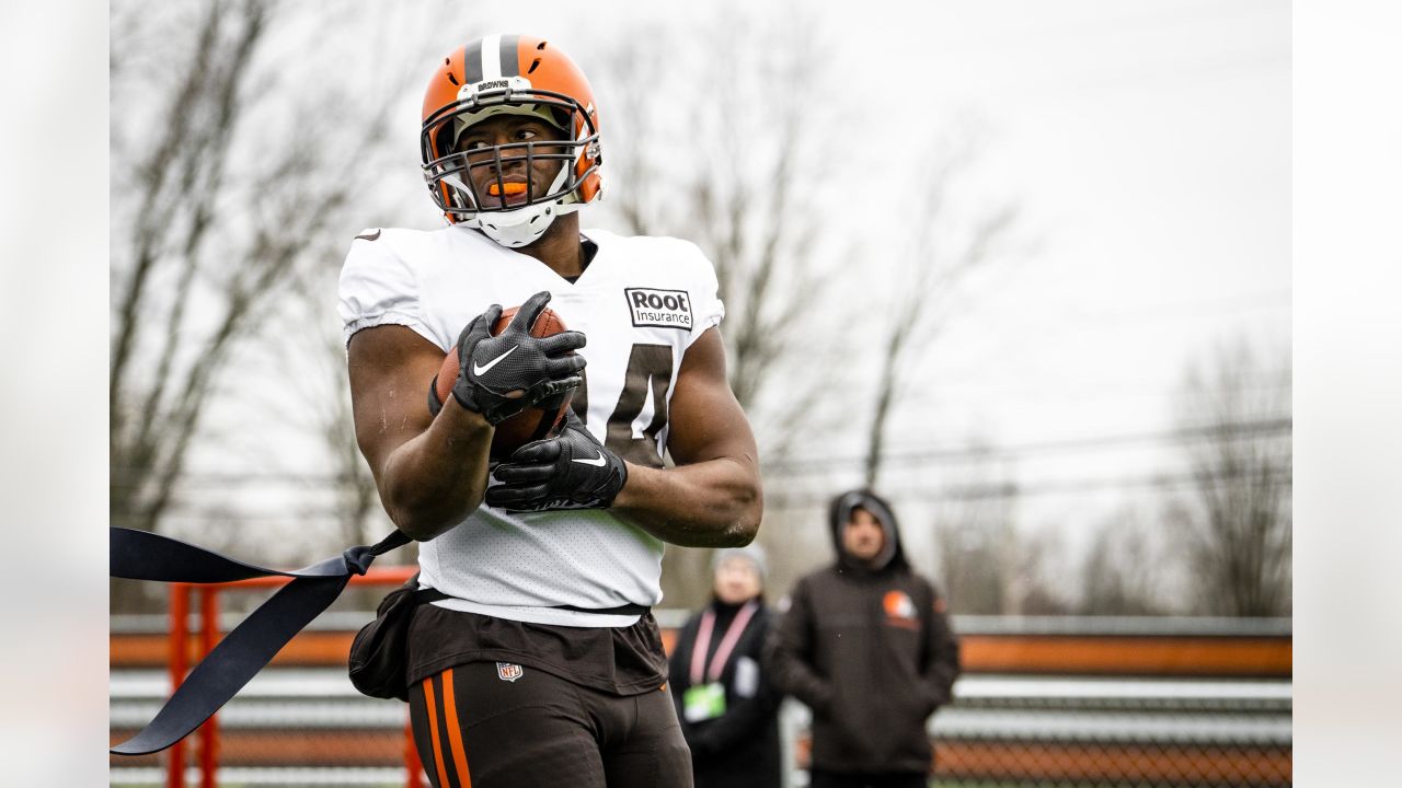 Cleveland Browns' Nick Chubb runs drills at their team's NFL football  training camp facility on Saturday, July 22, 2023, in White Sulphur  Springs, W.V. (AP Photo/Chris Carlson Stock Photo - Alamy