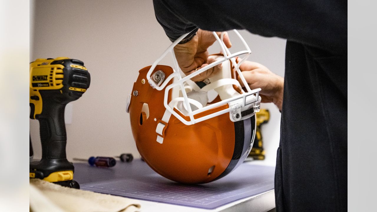 Cleveland Browns To Revive White Facemasks Against Baltimore Ravens –  SportsLogos.Net News