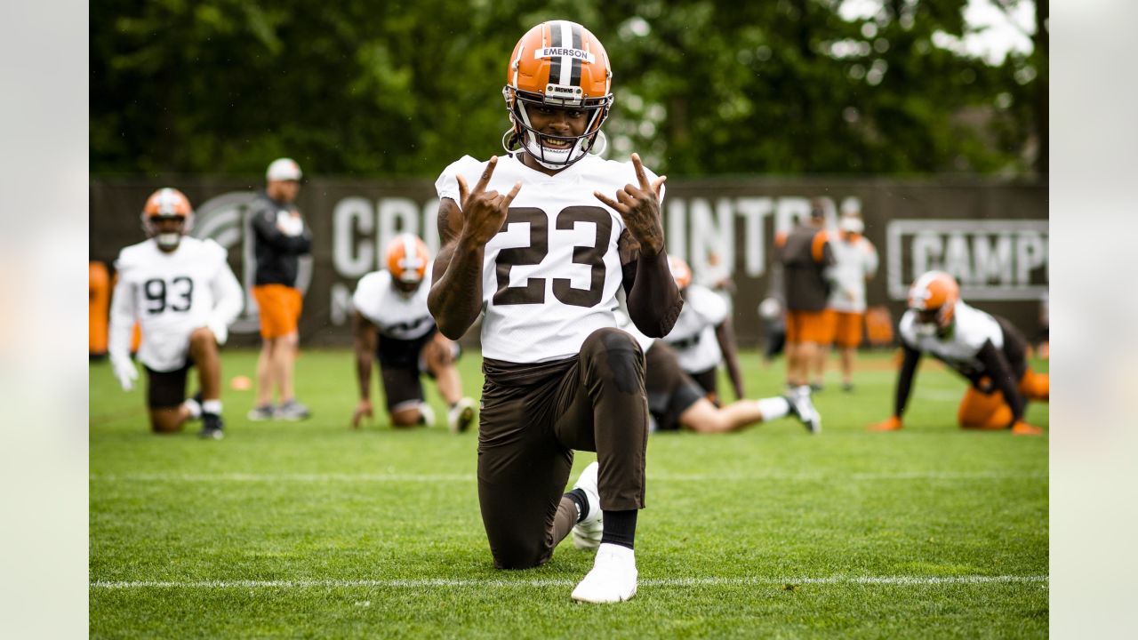 Cleveland's Martin Emerson Jr. hosts football camp at Pine Forest