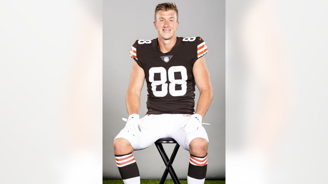 Browns tight end Harrison Bryant wins Maurice Bassett award, given to  team's best rookie in training camp 