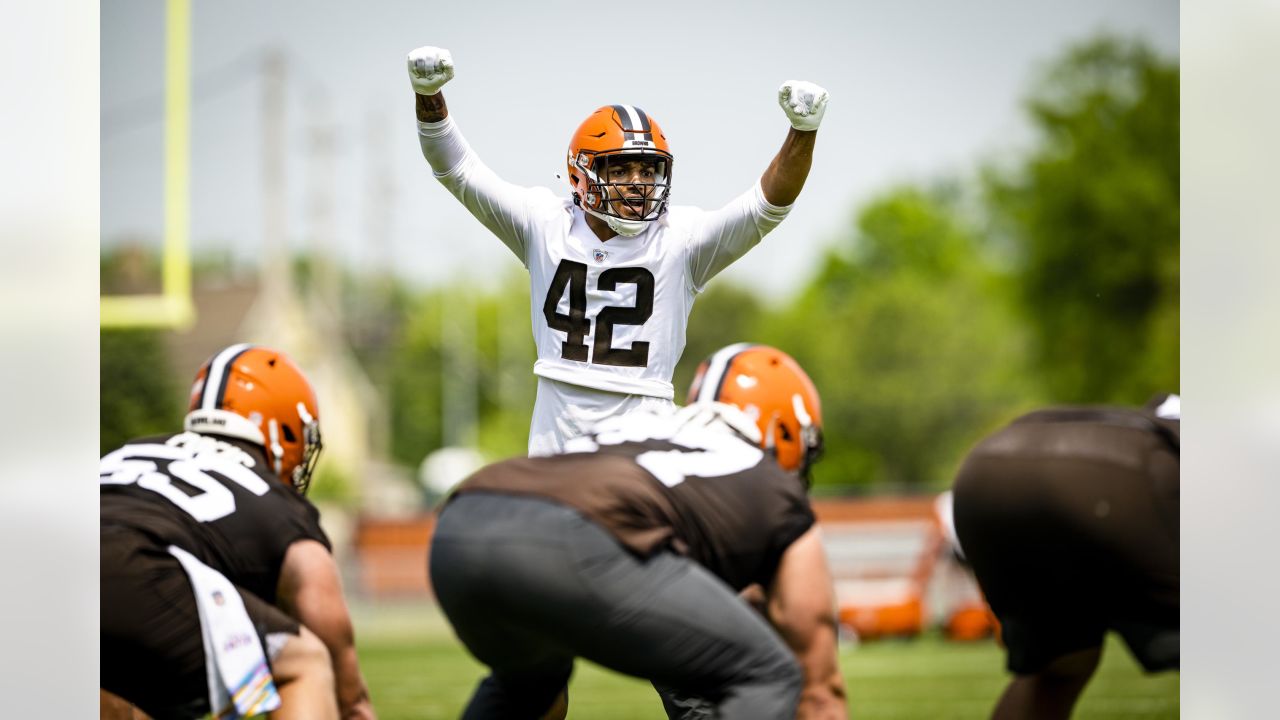 Browns News & Rumors: Trade Anthony Schwartz? Deshaun Watson OTAs Star?  Greg Newsome New Slot CB? 