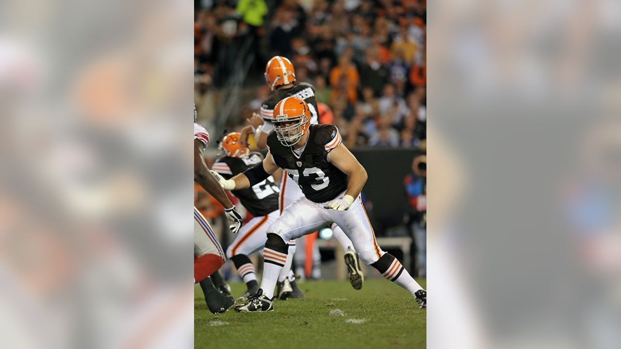 Browns, Joe Thomas announce left tackle's retirement