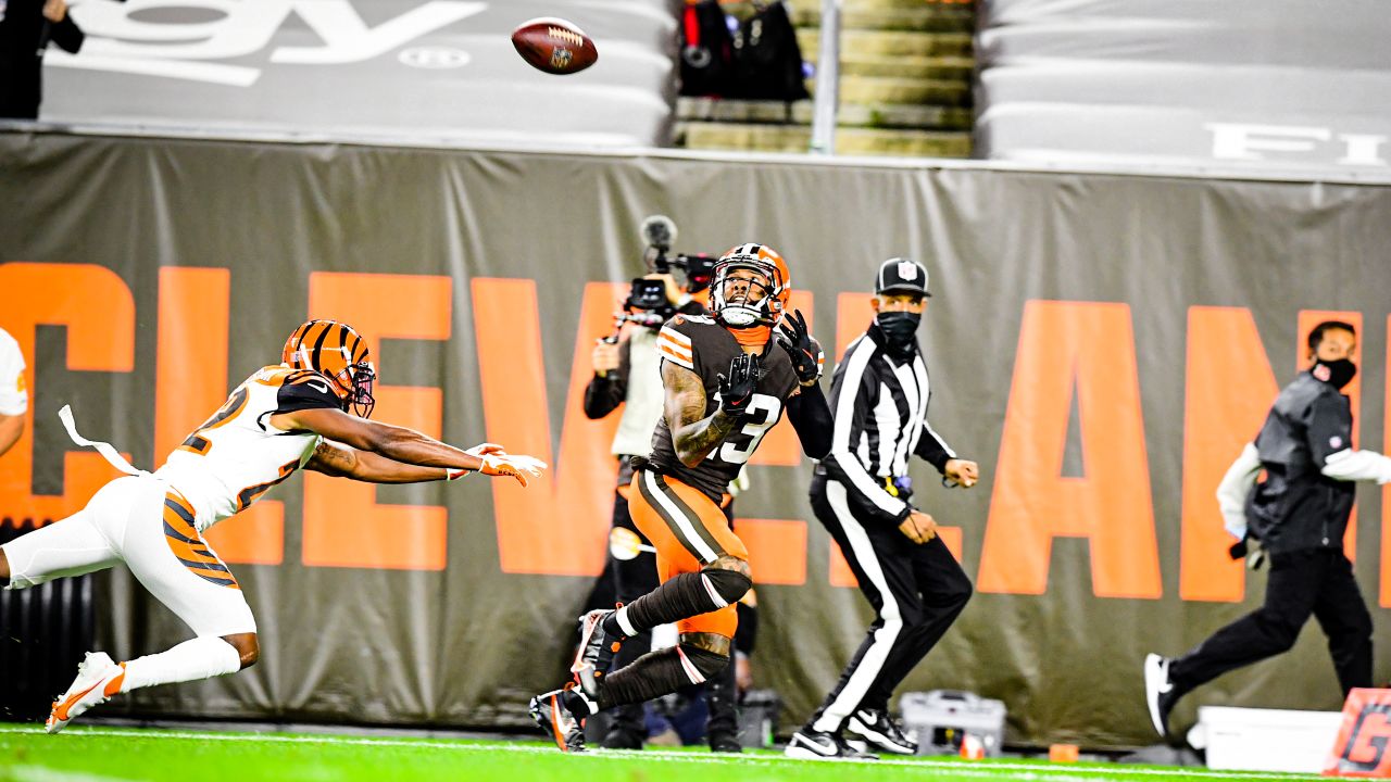 Nick Chubb, Kareem Hunt combine for 210 rushing yards in 35-30 victory over  Bengals - NBC Sports