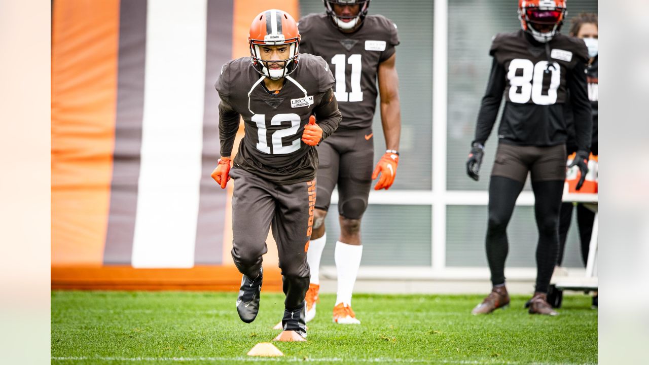 Who's active for the Browns in game against Raiders?