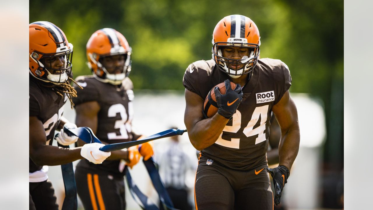 Browns' Demetric Felton Jr. back in natural home at running back