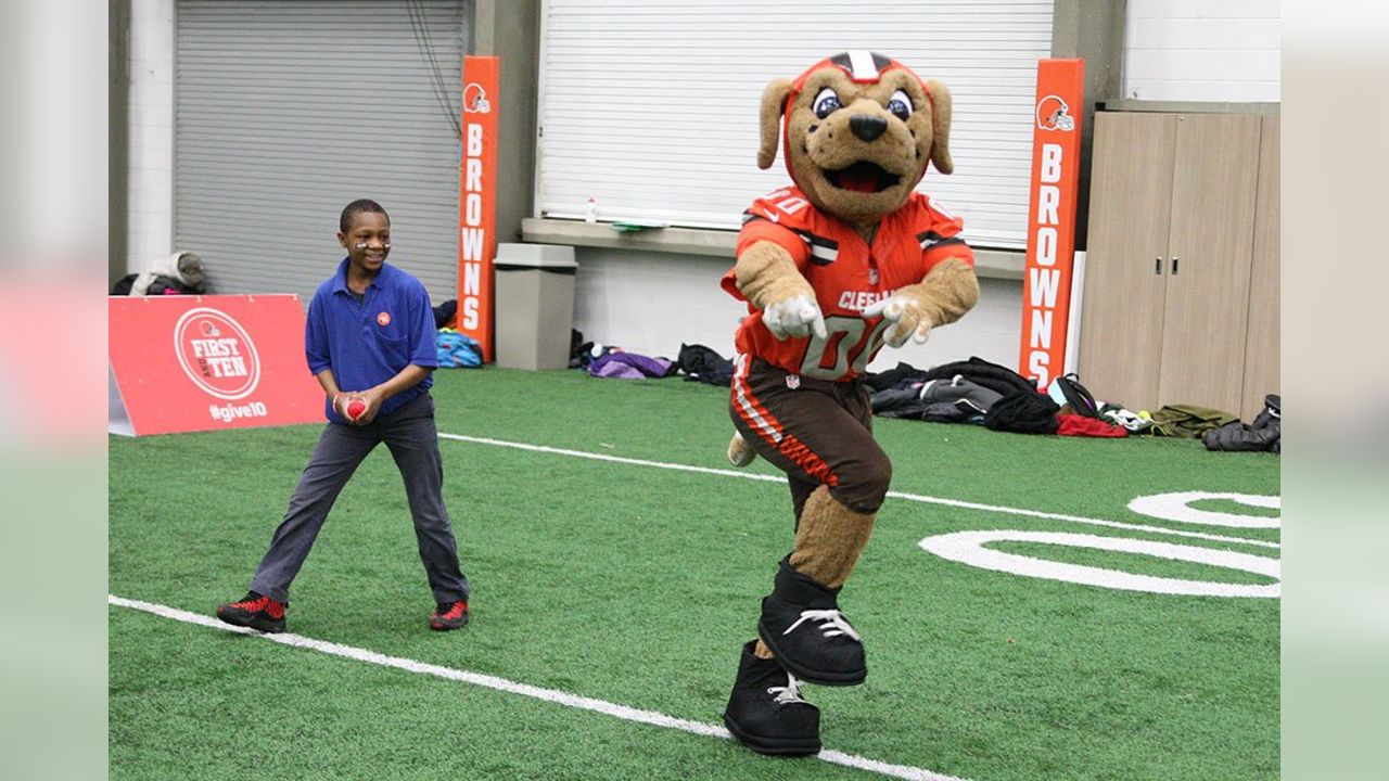 7' NFL Inflatable Cleveland Browns CHOMPS Mascot