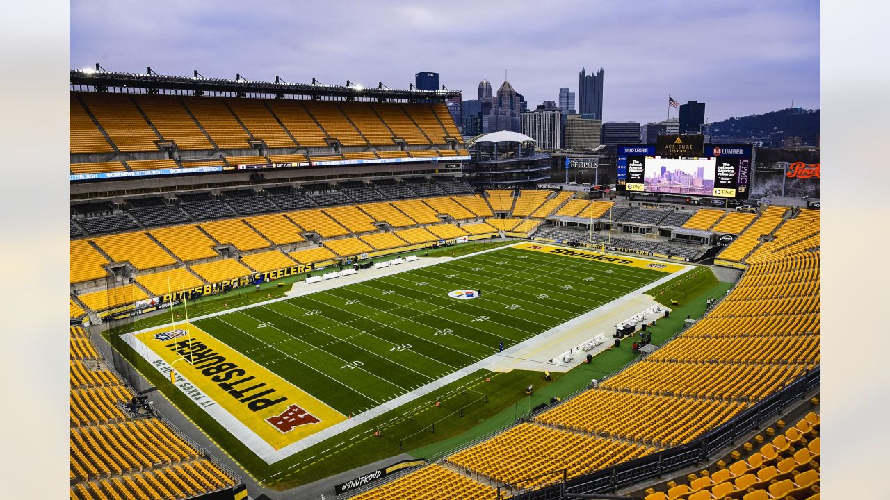 Pittsburgh Steelers vs. Cleveland Browns - Acrisure Stadium in