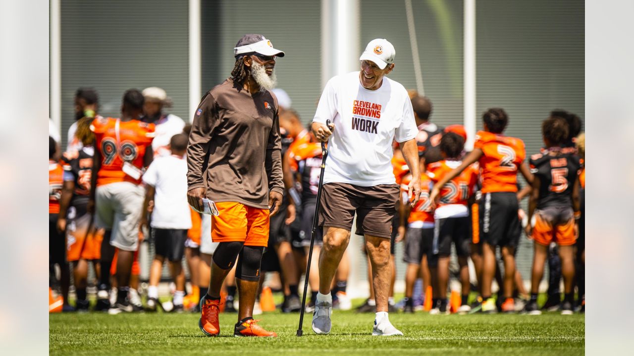 Cleveland Browns Camp: Beckham Jr. update, depth chart insight, and  Conklin's lofty goal