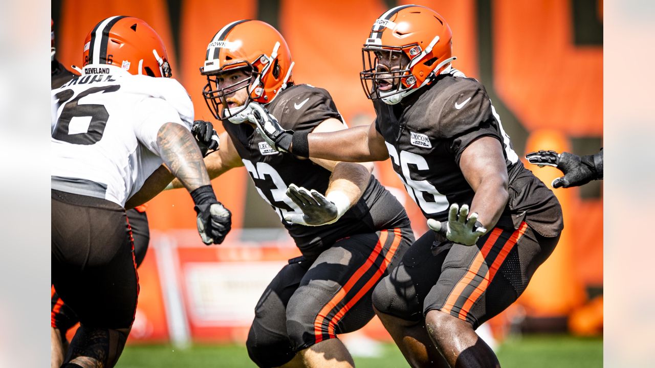 Cleveland Browns running back Johnny Stanton (40) jogs back to the huddle  after a play during the second half of an NFL preseason football game  against the Jacksonville Jaguars, Saturday, Aug. 14