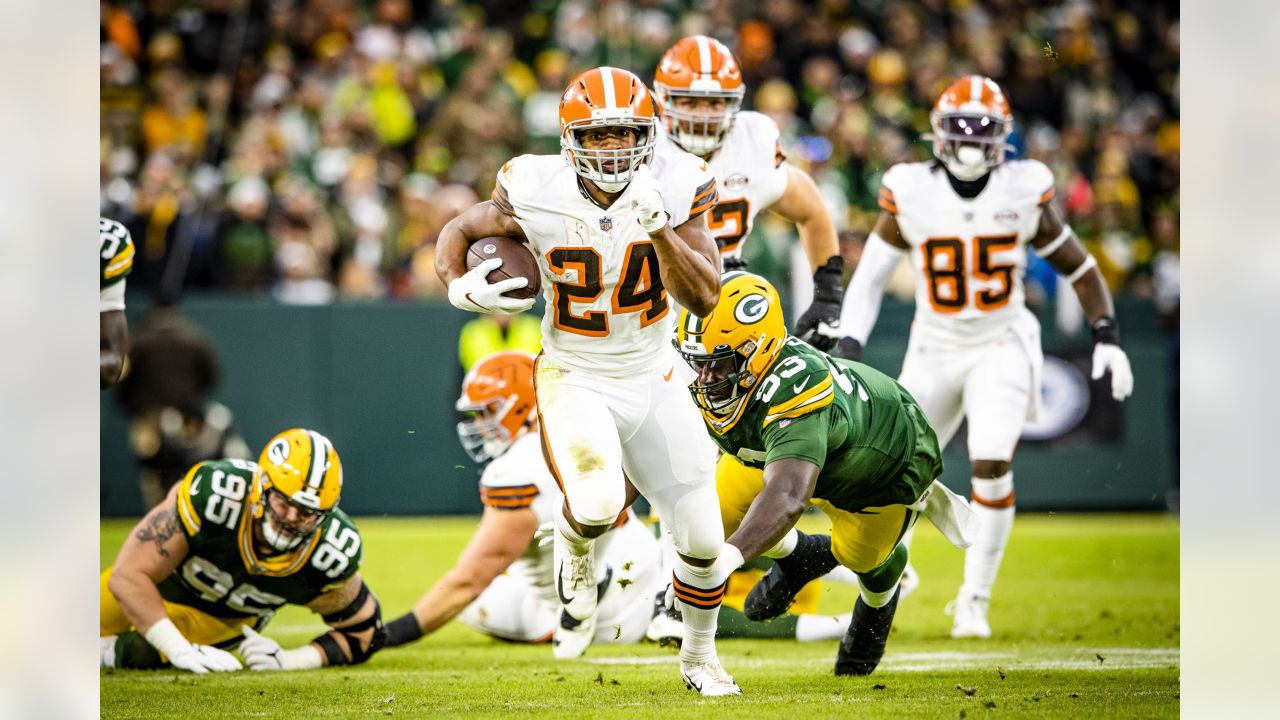 Browns RB Nick Chubb finalist for FedEx Ground Player of the Year award