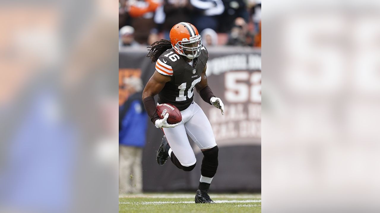 Josh Cribbs editorial photo. Image of sports, helmet - 186907001