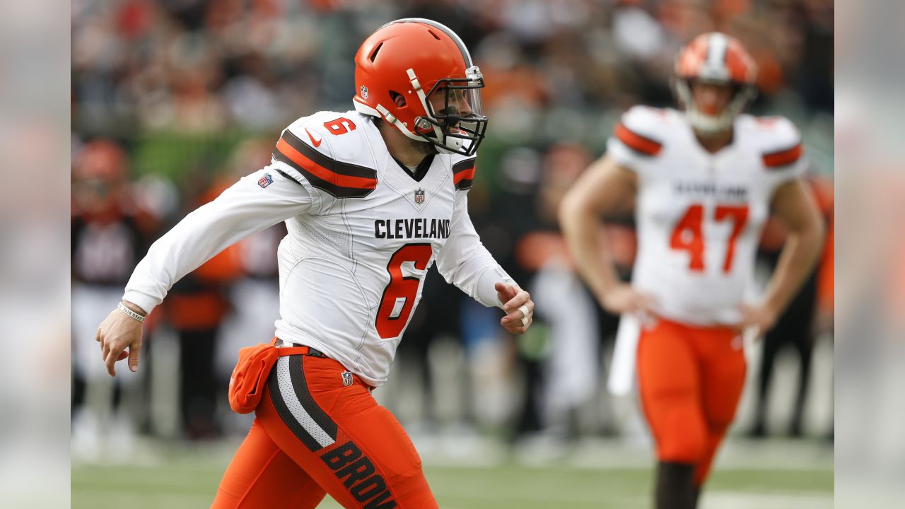 Cleveland Browns quarterback Baker Mayfield (6) and wide receiver Breshad  Perriman (19) celebrate in the first half of an NFL football game against  the Cincinnati Bengals, Sunday, Nov. 25, 2018, i …