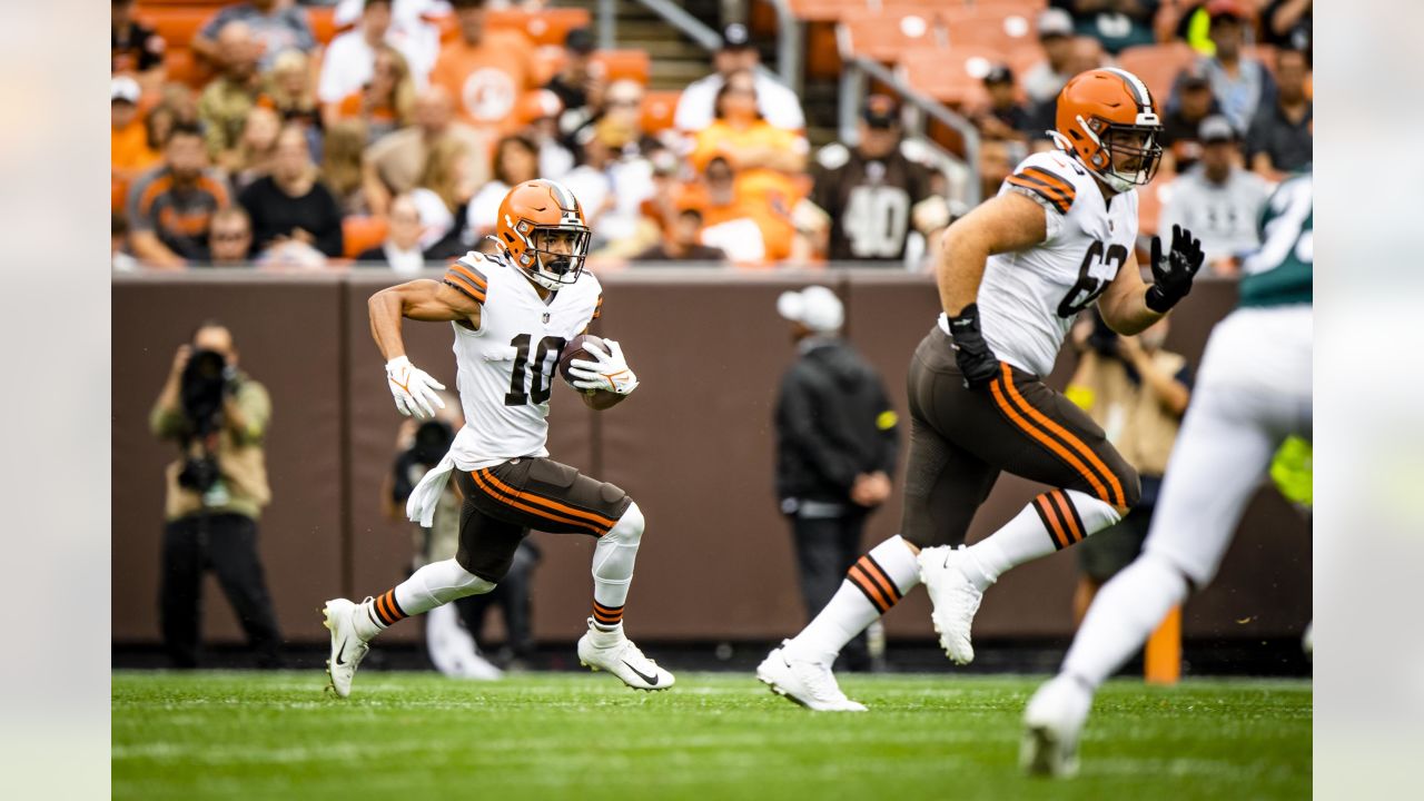 Browns roster moves to 53: Rookies Michael Woods II & D'Anthony