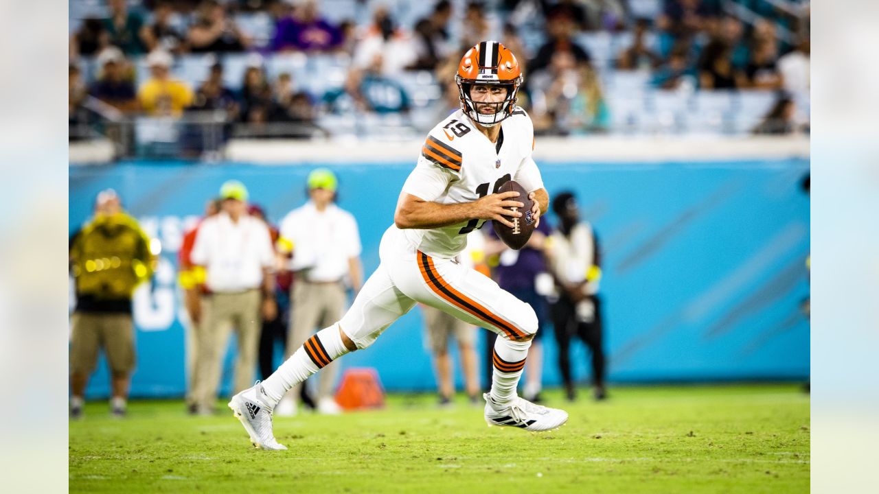 Cleveland Browns offensive tackle James Hudson (66) walks off the field  after an NFL football game against the Cincinnati Bengals, Sunday, Nov. 7,  2021, in Cincinnati. (AP Photo/Emilee Chinn Stock Photo - Alamy