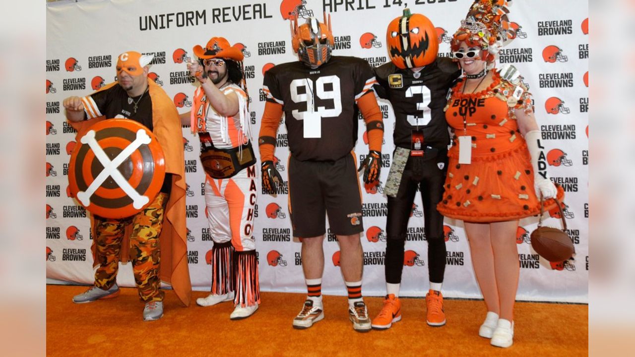 File:Cleveland Browns New Uniform Unveiling (17152564342).jpg