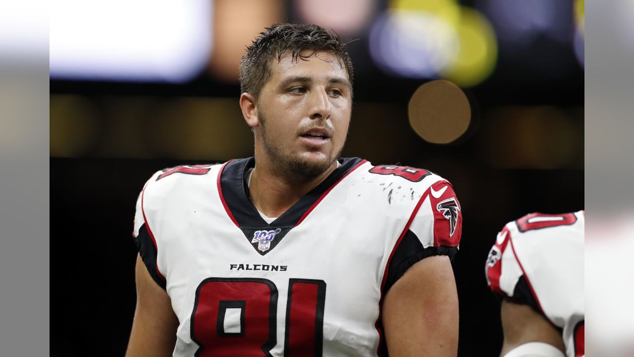 Atlanta Falcons tight end Austin Hooper (81) runs the ball after a