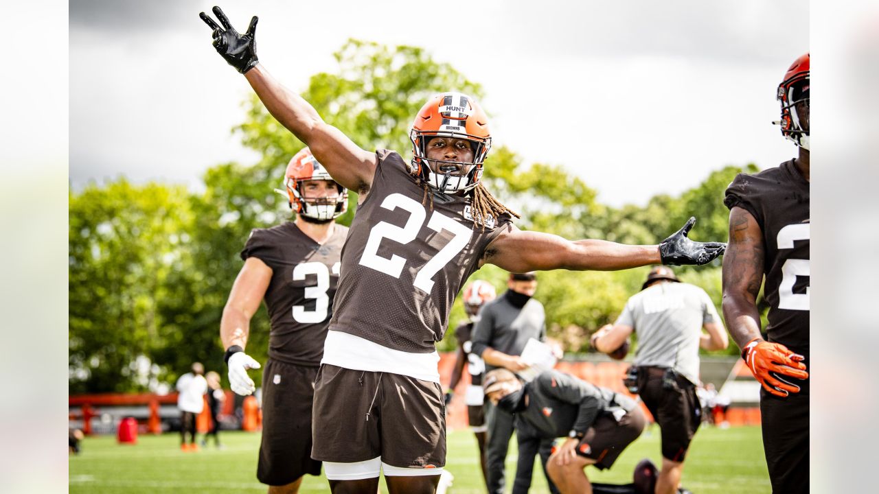 Breaking: Browns sign RB Kareem Hunt - Dawgs By Nature