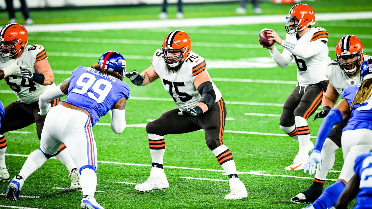 Mayfield, Browns Move Closer To Playoffs, Top Giants 20-6