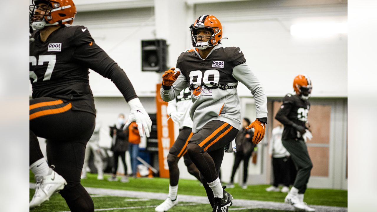 Browns injury report puts spotlight on Alex Wright, Isaac Rochell