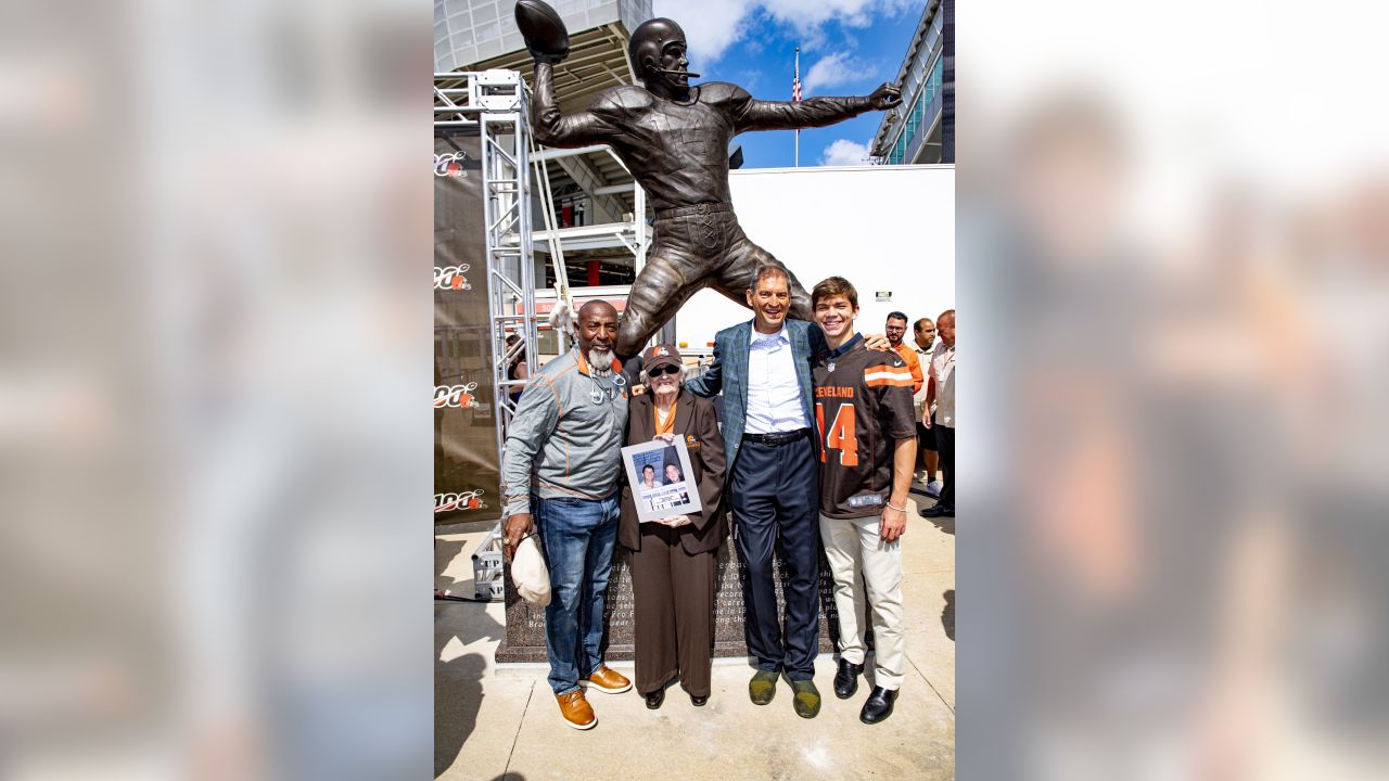 Browns to unveil Otto Graham statue at FirstEnergy Stadium