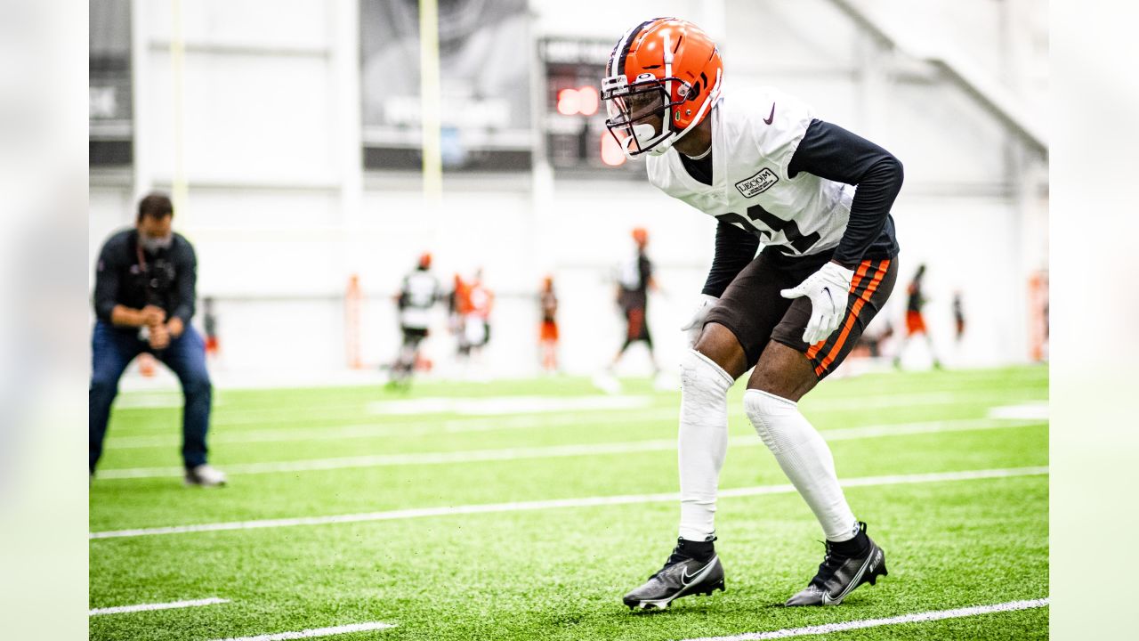 Cleveland Browns cornerback Denzel Ward practices on limited basis ahead of  opener