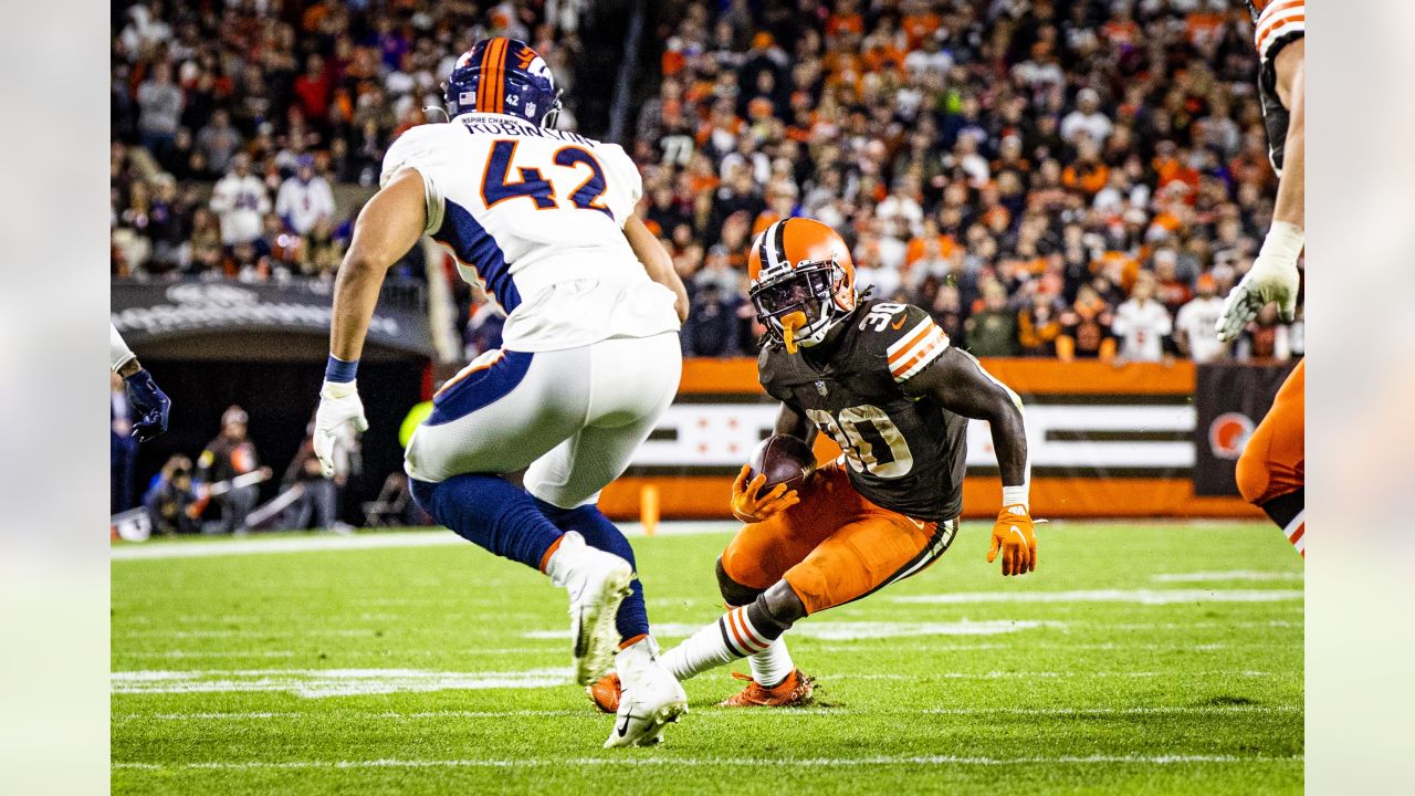 CLEVELAND, OH - OCTOBER 11: Cleveland Browns Offensive Tackle Jack