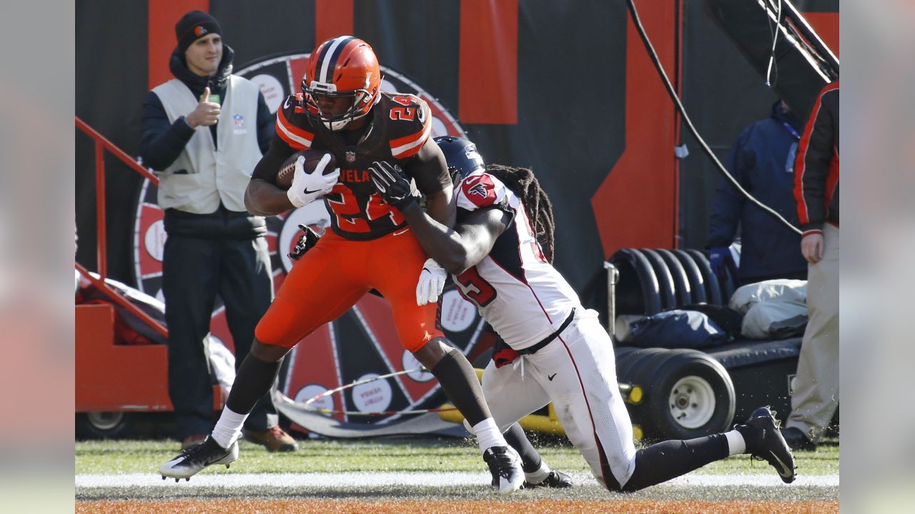 Alford's late pickoff saves Falcons' 23-20 win over Browns