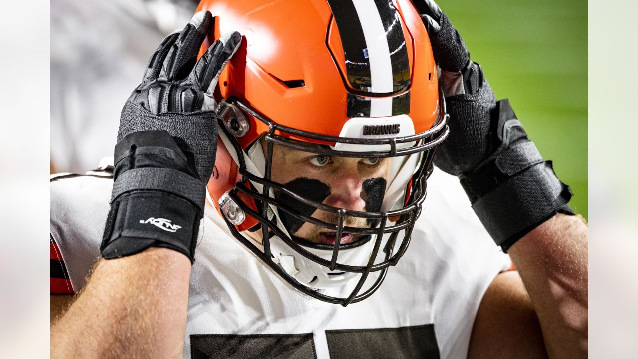 November 03, 2019: Cleveland Browns offensive guard Wyatt Teller (77) looks  to make a block in the first half of the game between Denver and Cleveland  at Empower Field in Denver, CO.