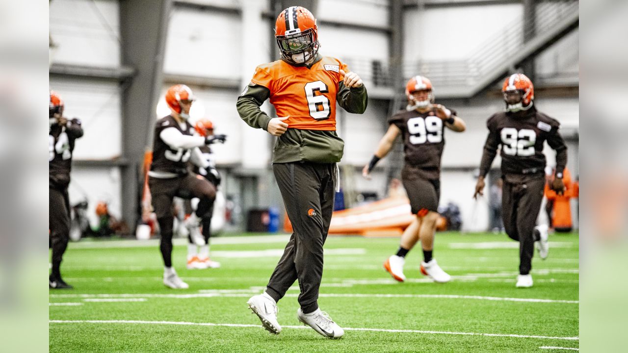 Cleveland Browns' Montrel Meander (41) greets teammates before an