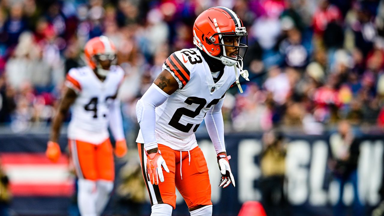 Browns can't sustain fast start in lopsided loss to Patriots