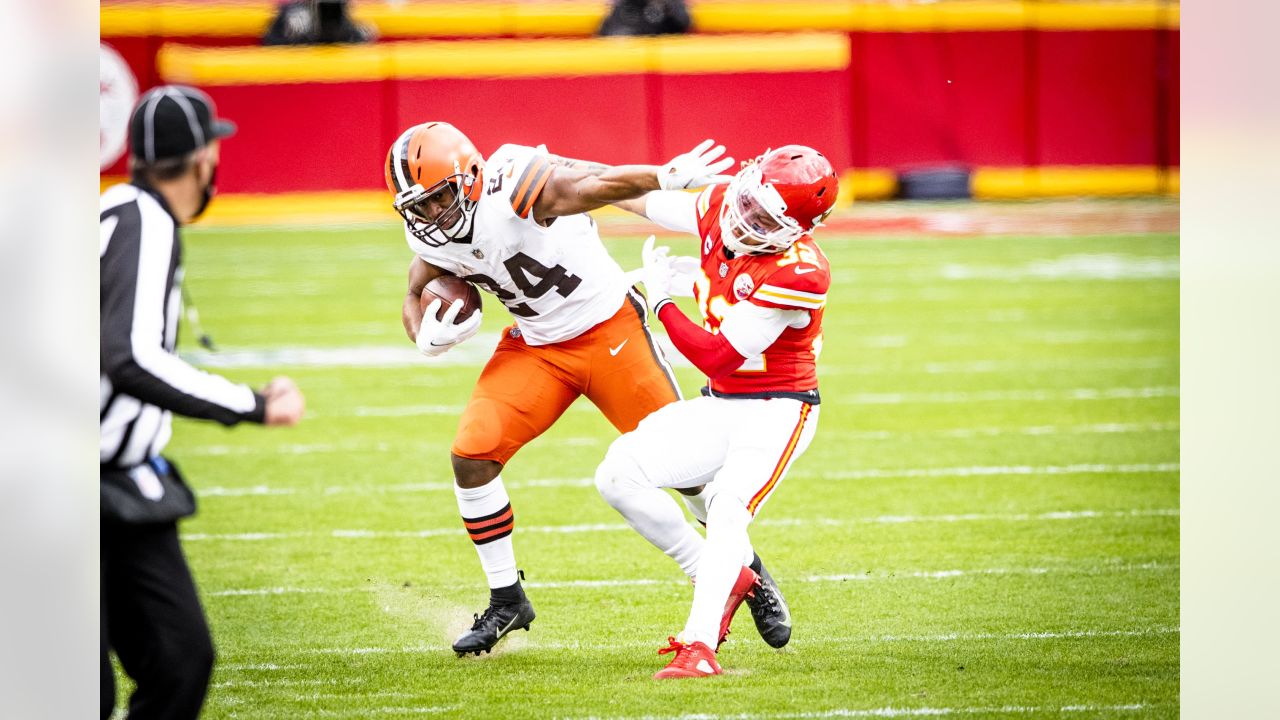 Cleveland Browns Running Back Nick Chubb Appears To Be a Fan Of The New  Jerseys - Sports Illustrated Cleveland Browns News, Analysis and More