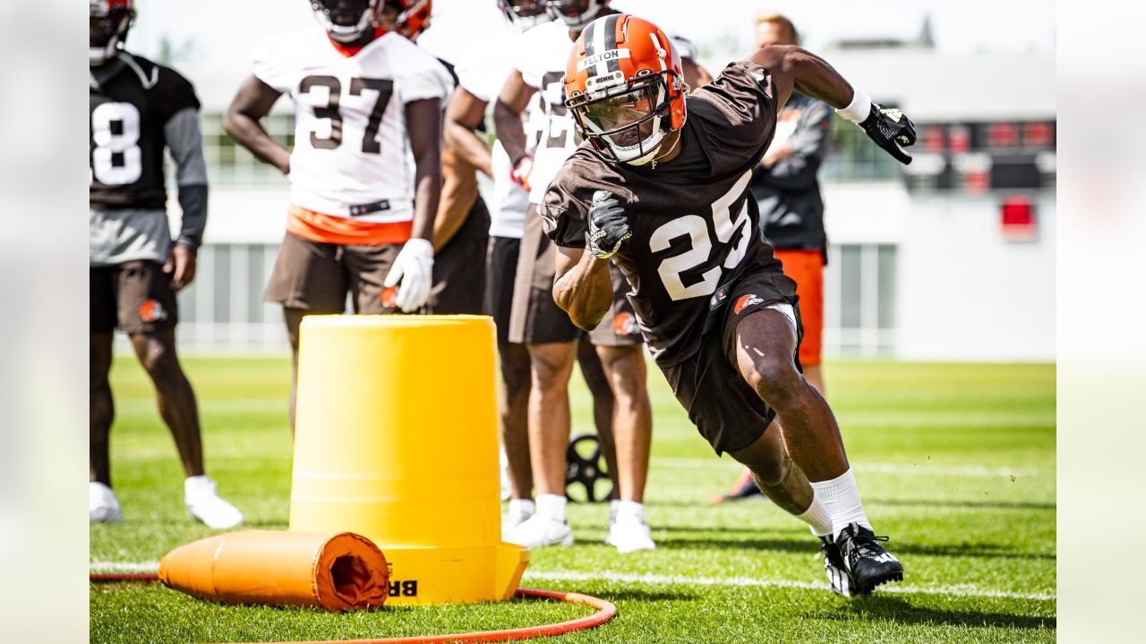 NFL - NFLPA Rookie Premiere Cleveland Browns running back Nick Chubb (31)  poses for a portrait during the NFLPA Rookie Premiere on Saturday, May 19,  2018 in Thousand Oaks, Calif. (Ben Liebenberg/NFL)