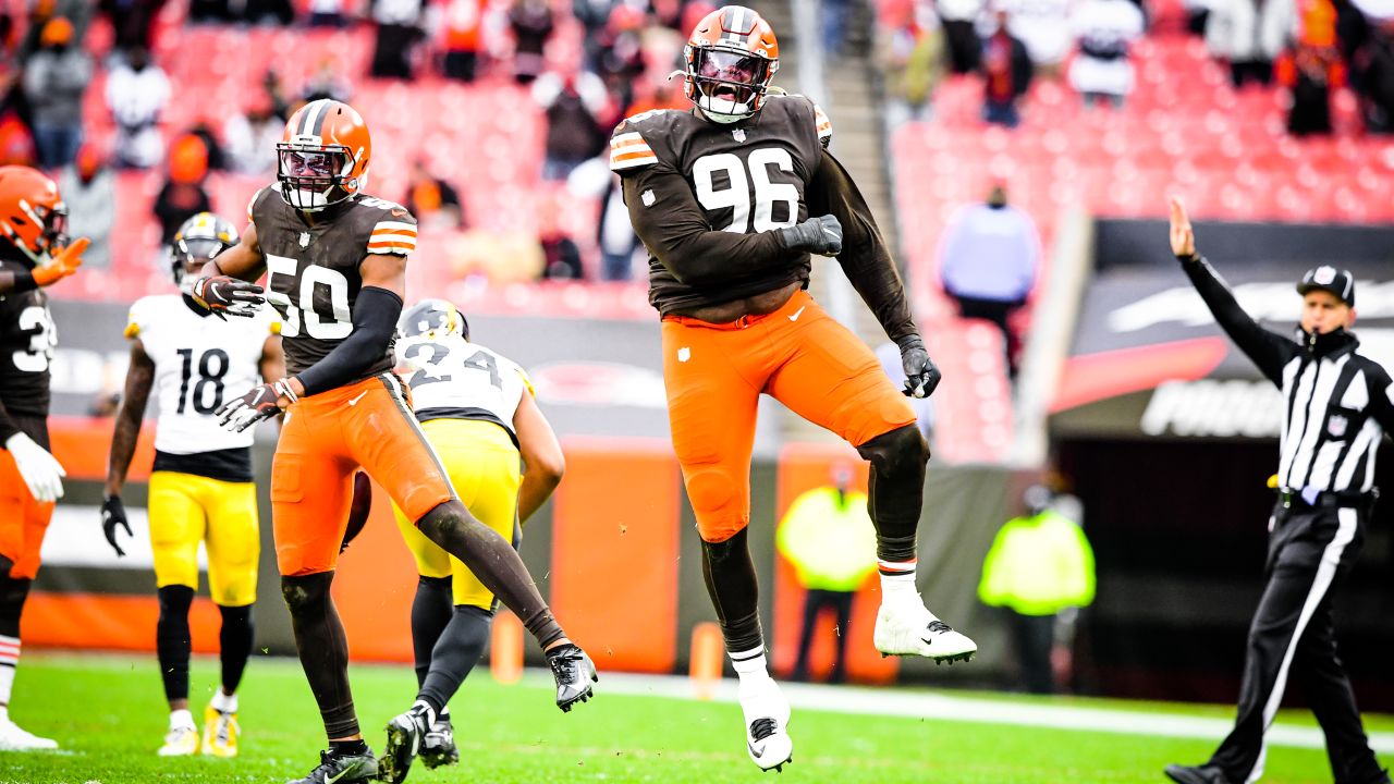 clevelanddotcom on X: WAKE UP, CLEVELAND, IT'S GAME DAY! The Browns-Steelers  rivalry adds another chapter tonight, as the Browns look for their first  win in the NFL Playoffs in over 25 years.