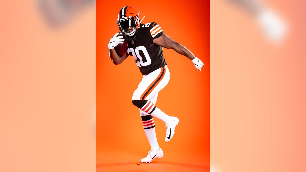 Photos:: Cleveland Browns new uniforms - Los Angeles Times